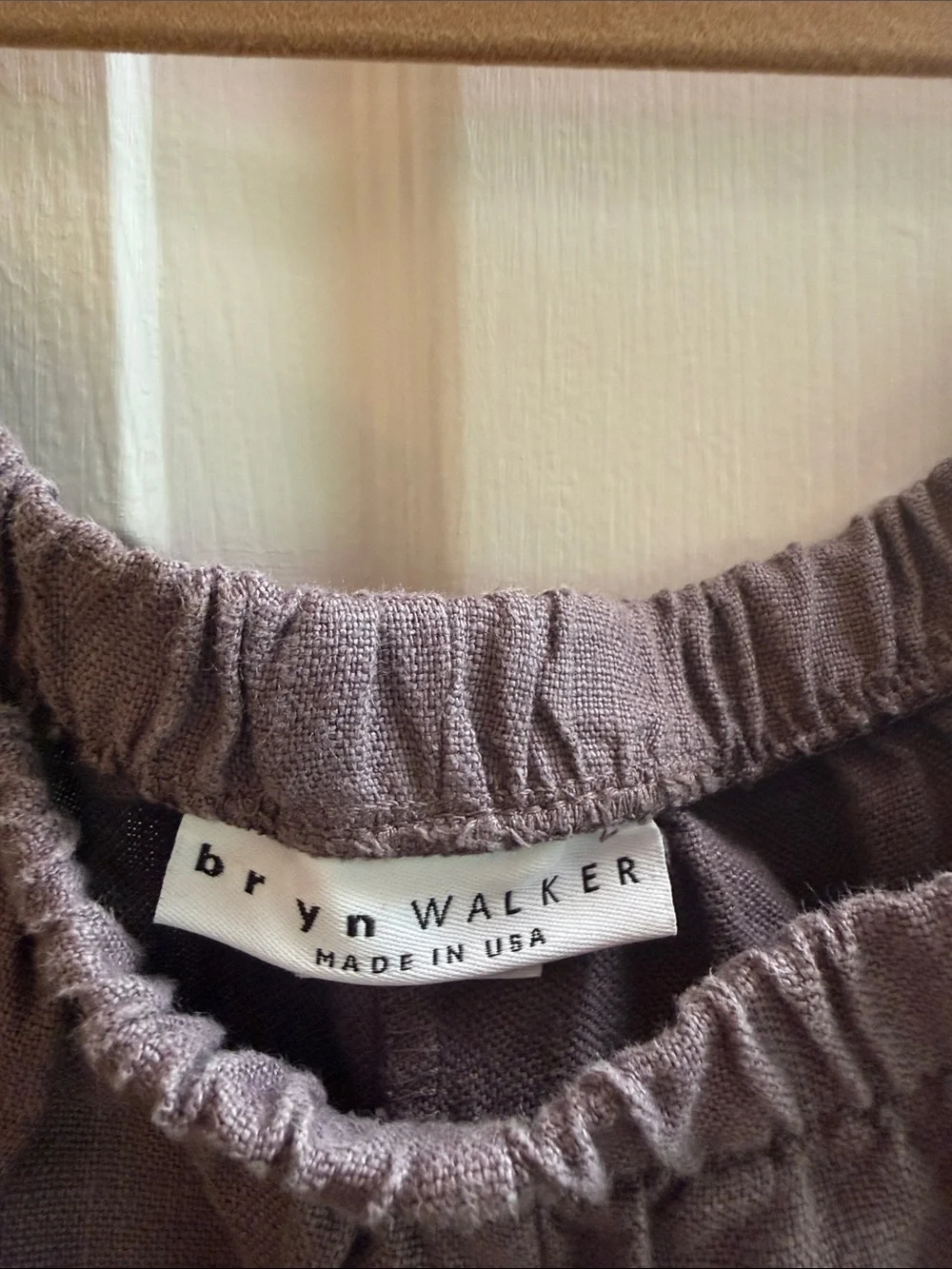 bryn Walker Linen Pants in Dusty Mauve - Picture 2 of 3